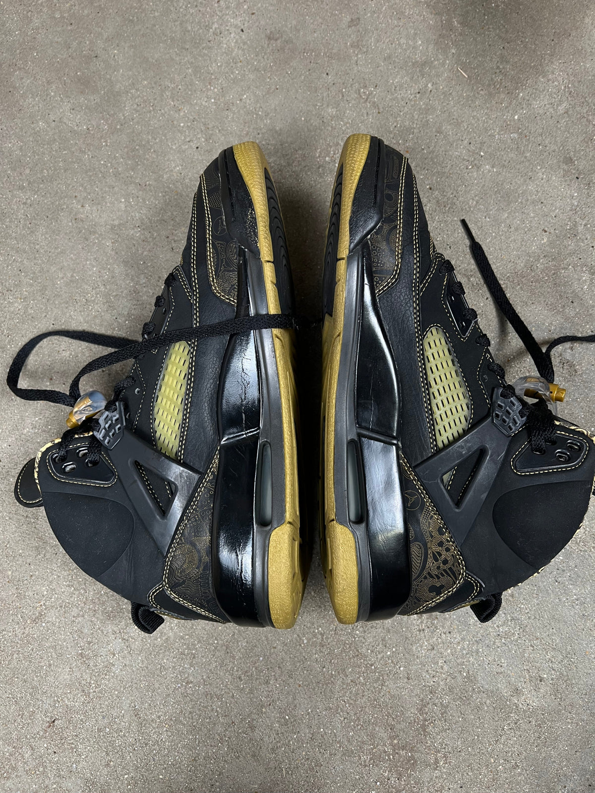 Air Jordan sneakers, EU size 43, pre-owned 9/10 condition – Relique
