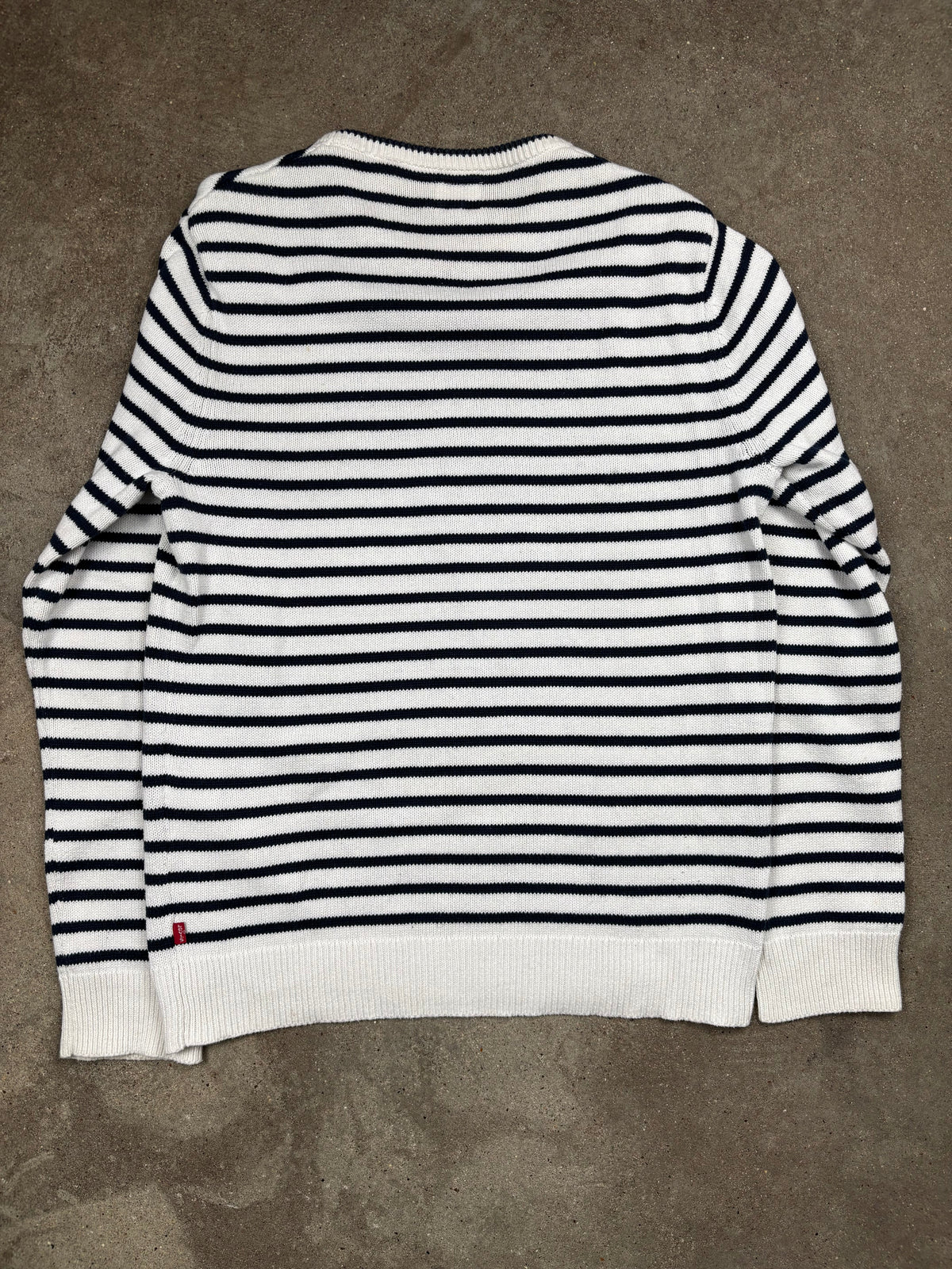 Levi's sweater, size S, pre-owned 9/10 condition – Relique