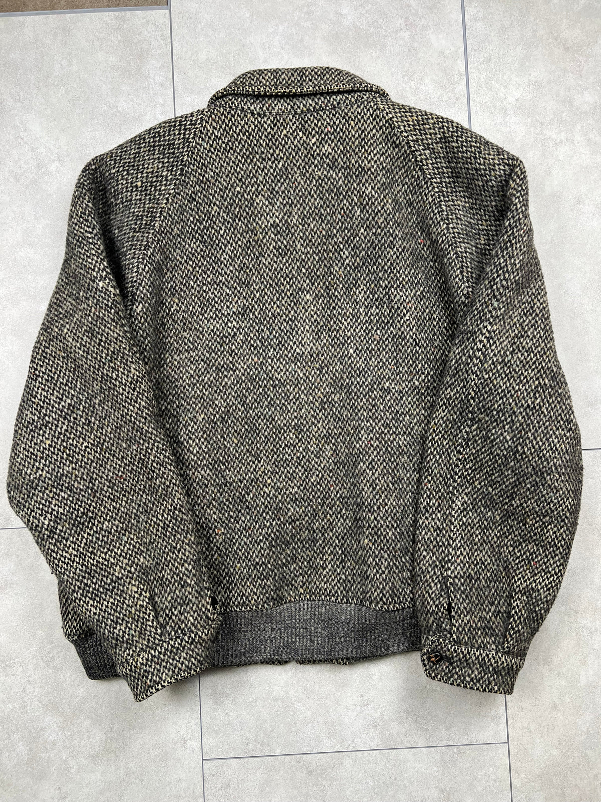 Burberry jacket, size L, pre-owned 9/10 condition – Relique