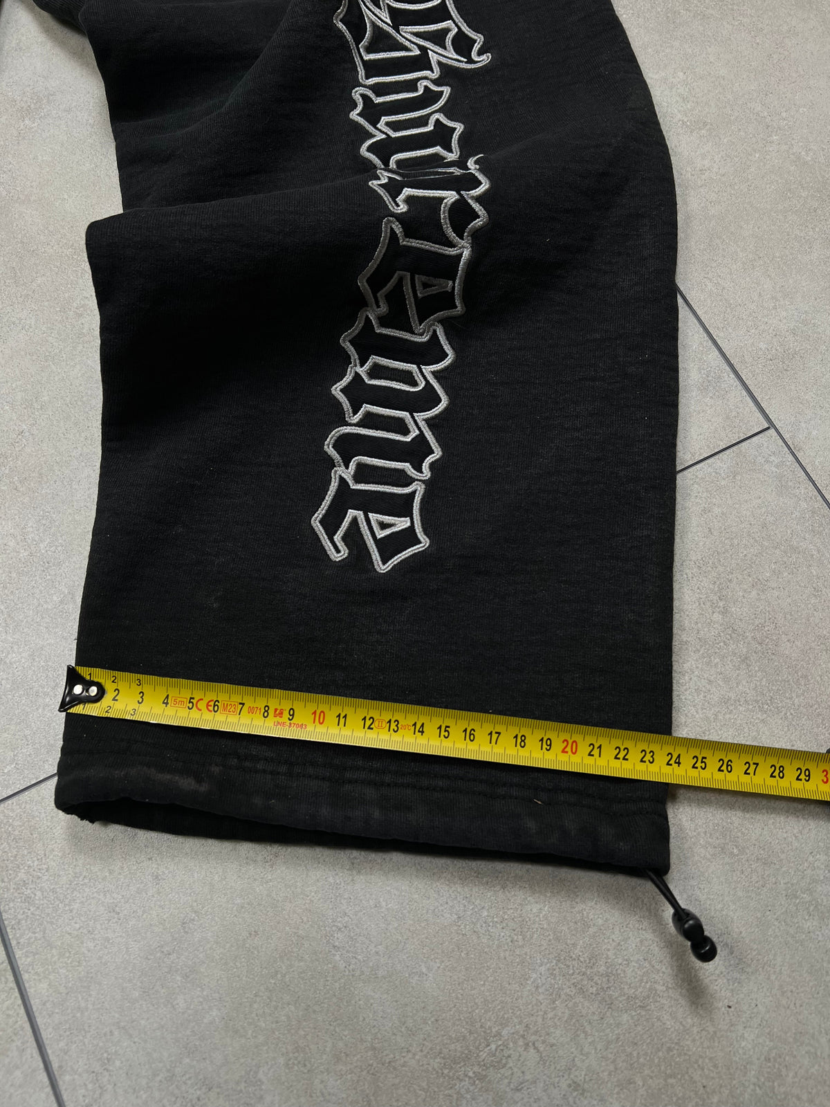 Supreme joggers, size S, pre-owned 8/10 condition – Relique