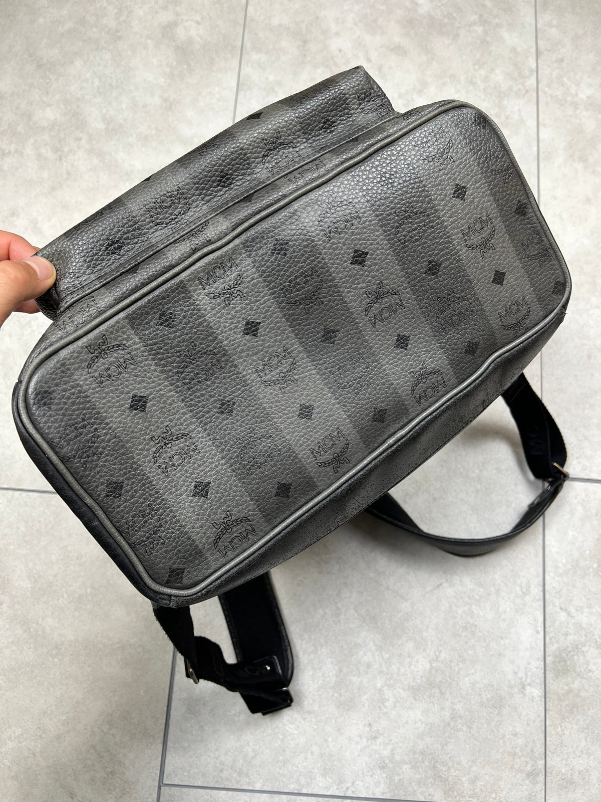 MCM backpack, large size, pre-owned 8/10 condition (scratches on sides) – Relique