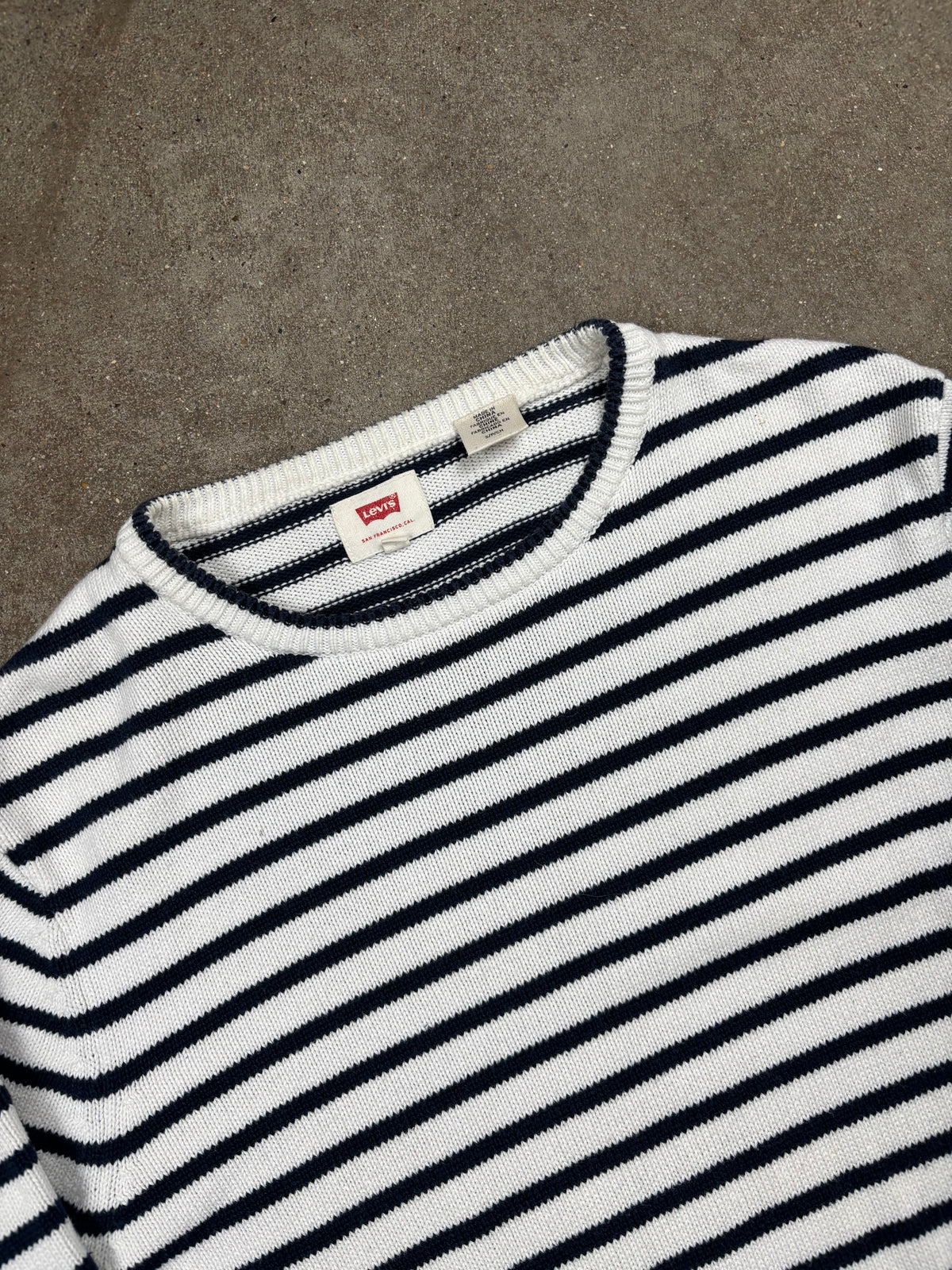 Levi's sweater, size S, pre-owned 9/10 condition – Relique