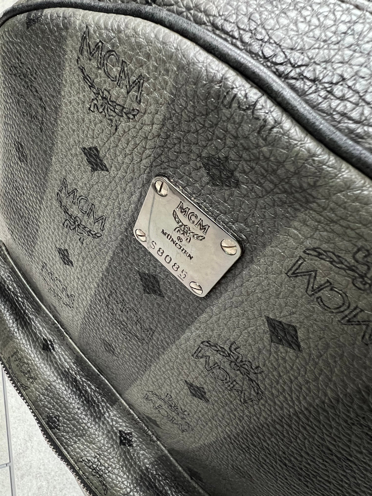 MCM backpack, large size, pre-owned 8/10 condition (scratches on sides) – Relique
