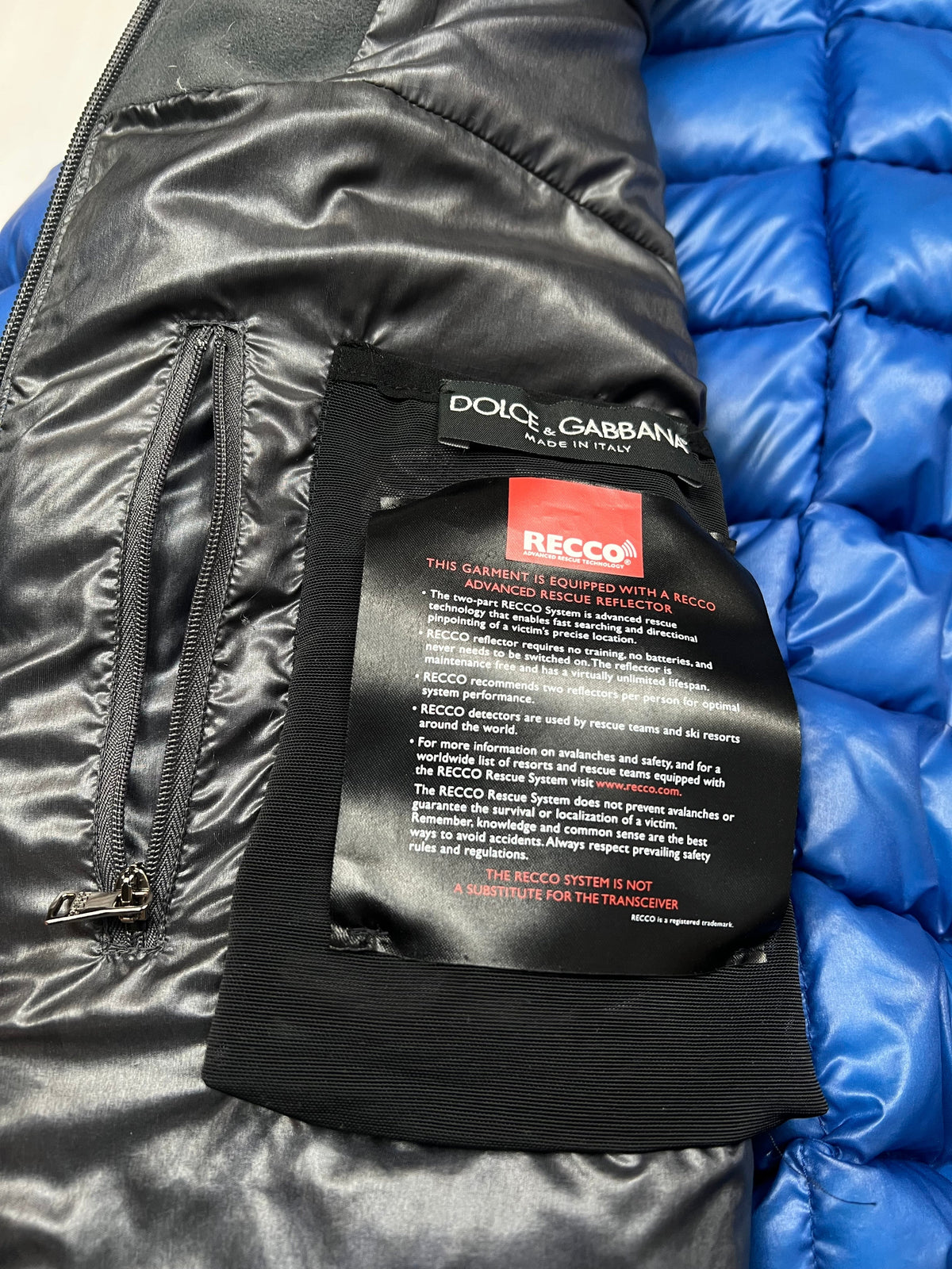 Dolce & Gabbana black puffer jacket, size M, pre-owned 9/10 condition – Relique