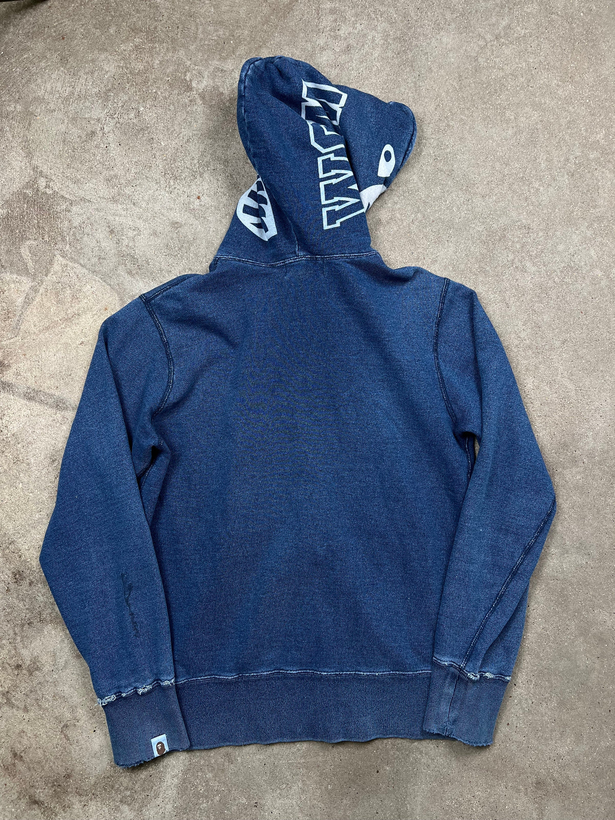 Bape zip-up hoodie, size M, pre-owned 7/10 condition – Relique