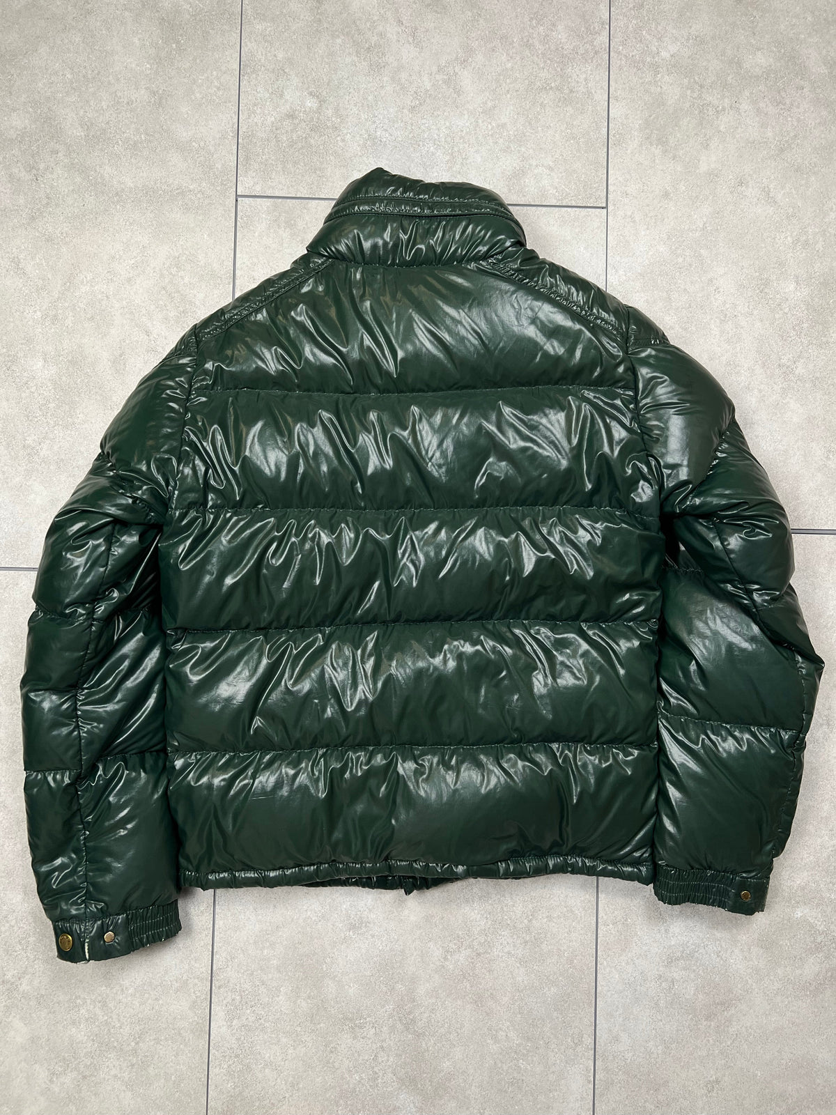 Moncler puffer jacket, size 0 (fits XS/S), pre-owned 7.5/10 condition – Relique