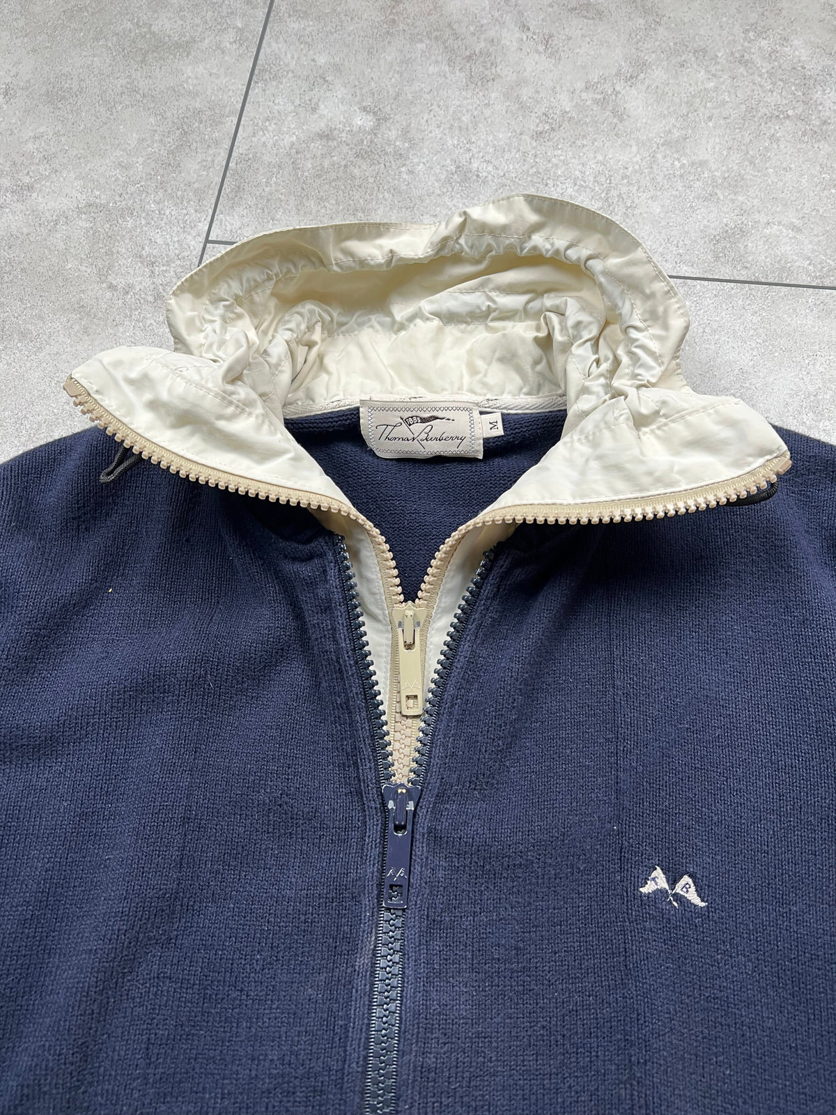 Thomas Burberry jacket sweater, size L, pre-owned 9/10 condition – Relique