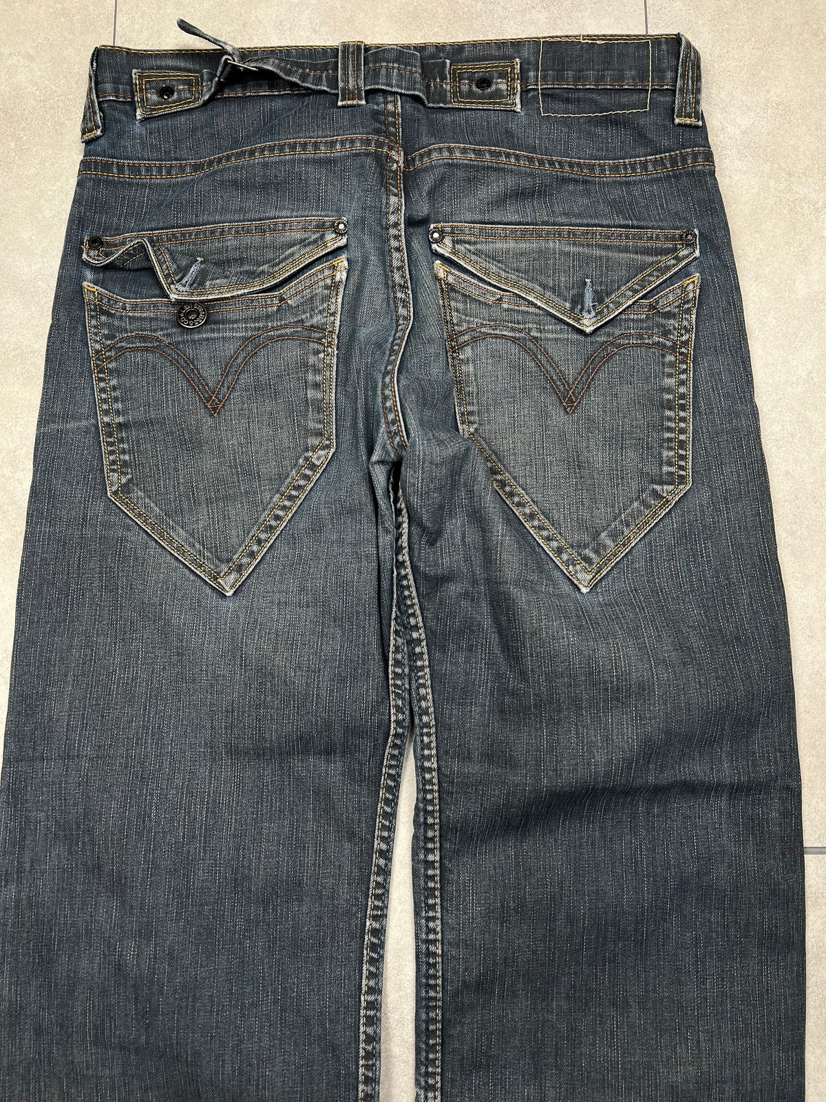 Levi's 503 jeans, size 30x34, pre-owned 9/10 condition – Relique