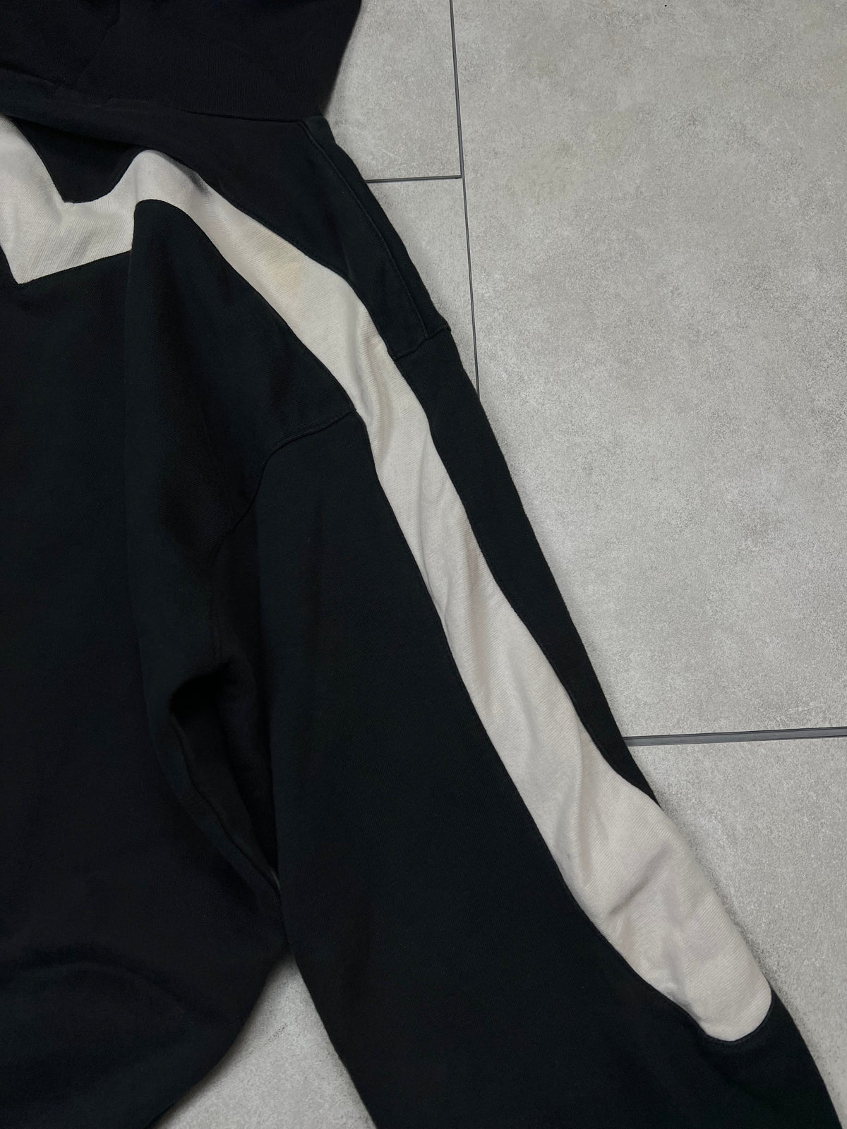 Evisu hoodie, size L (fits like M/L), pre-owned 7.5/10 condition – Relique