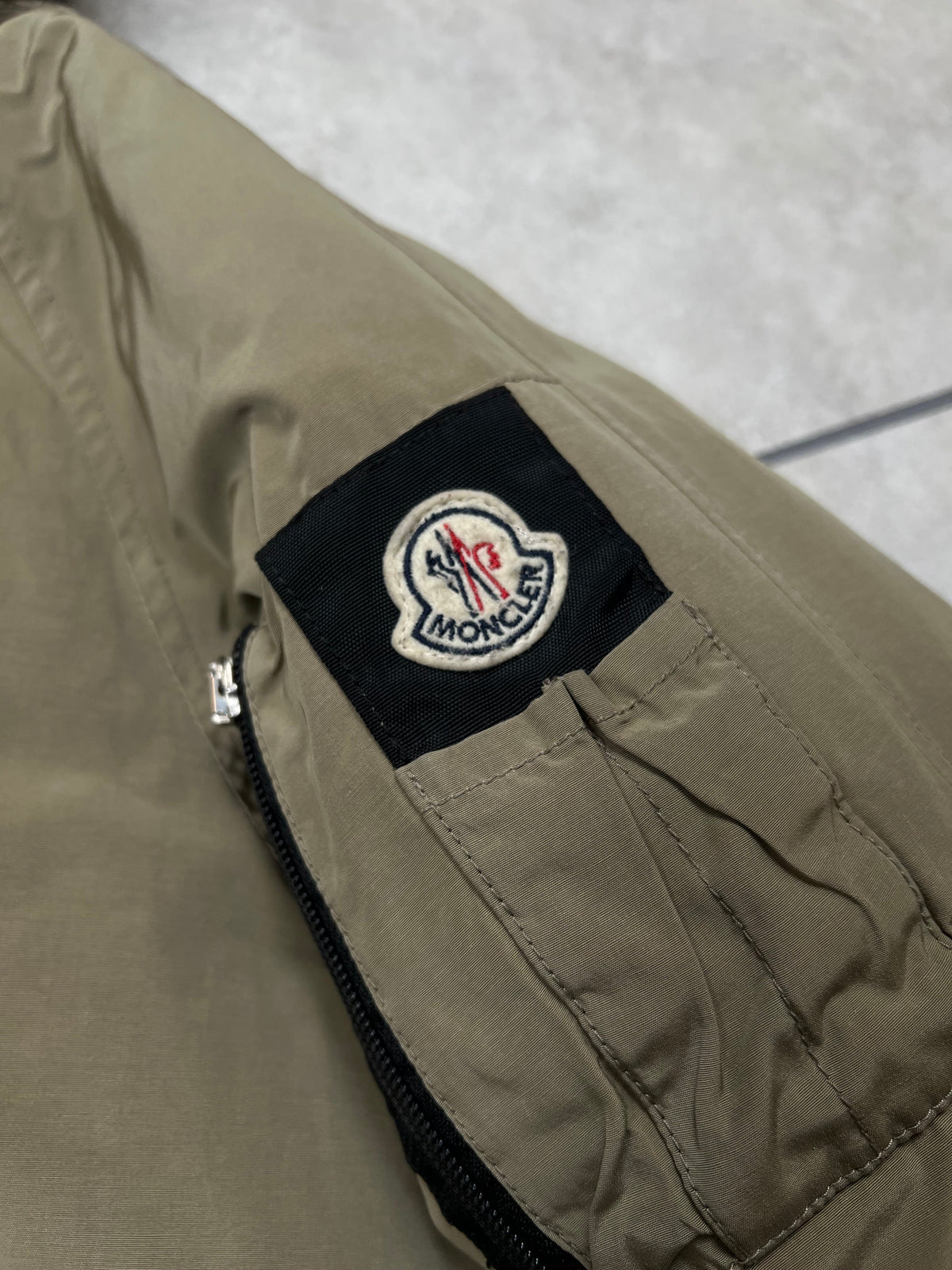 Moncler fur puffer jacket, size 5 (fits like L), pre-owned 9/10 condition – Relique