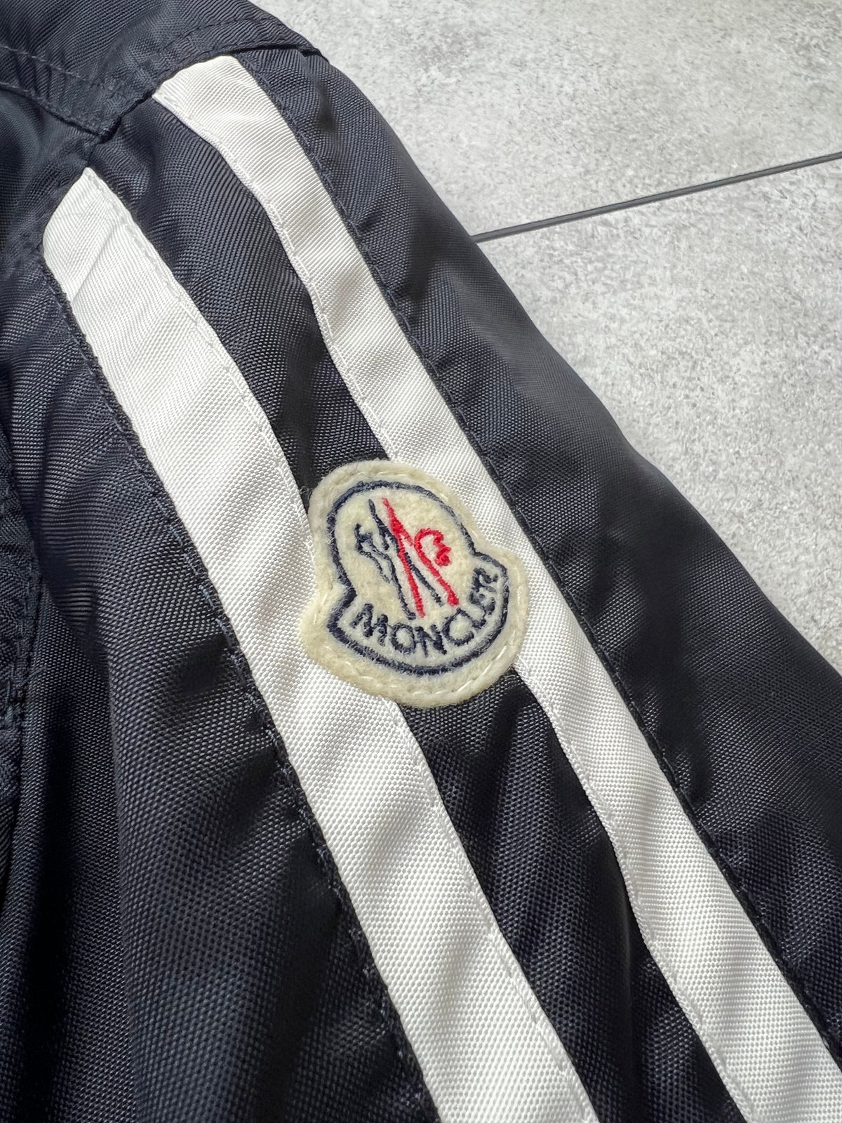 Moncler Emile jacket, size L (4), pre-owned 10/10 condition – Relique
