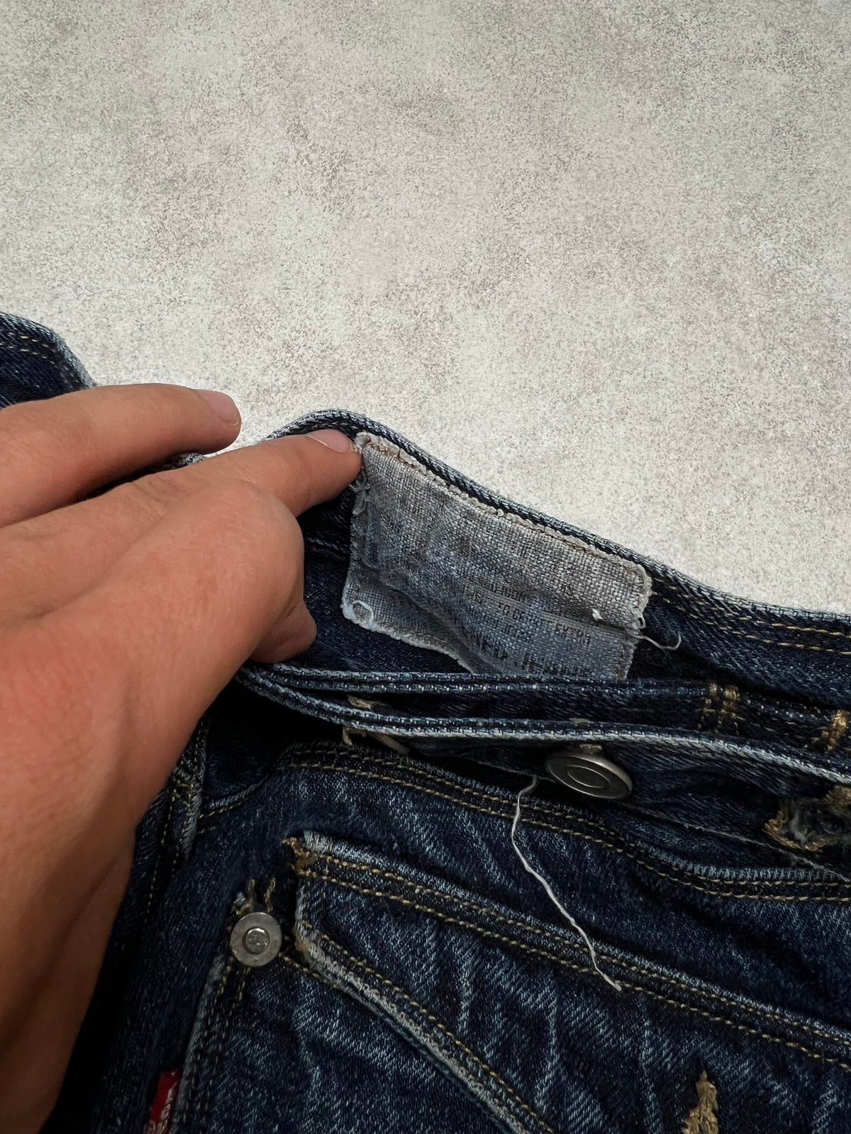 Levi's Engineered jeans, size 34, pre-owned 8/10 condition – Relique