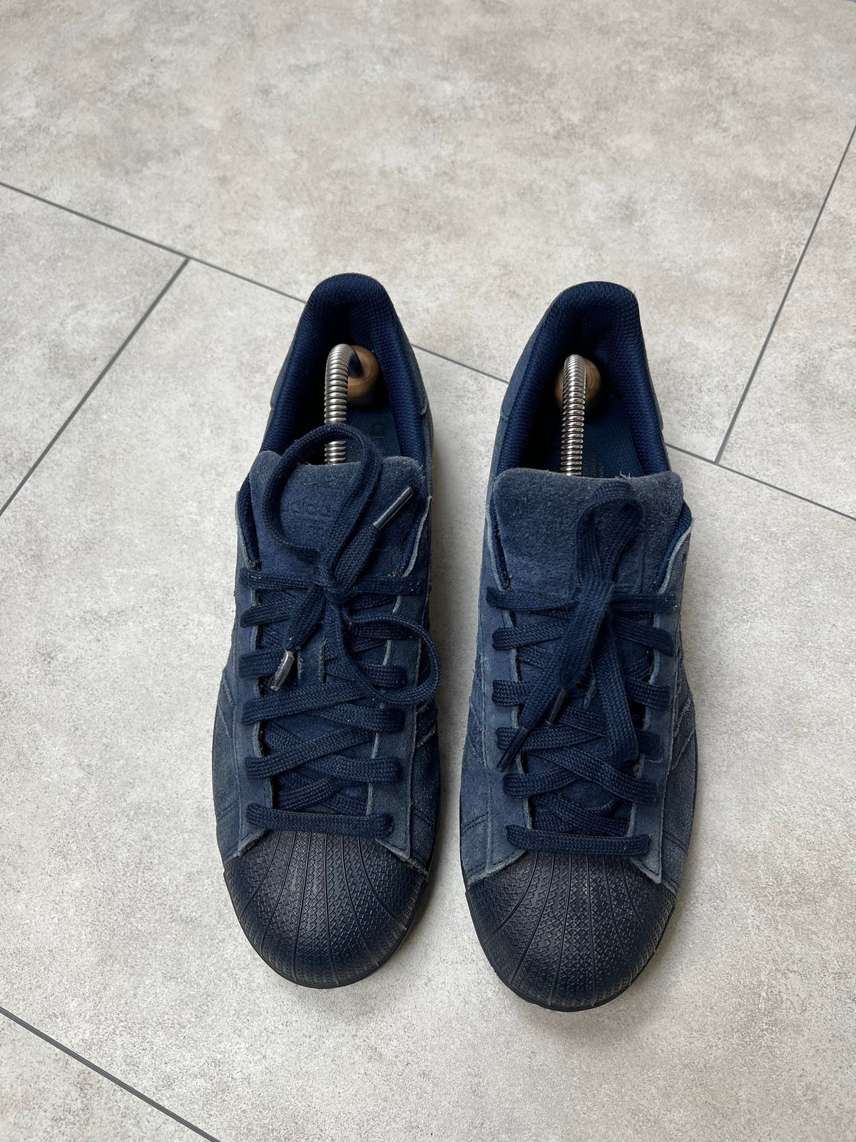 Adidas Superstar sneakers, navy, EU size 43 1/3, pre-owned 8/10 condition – Relique