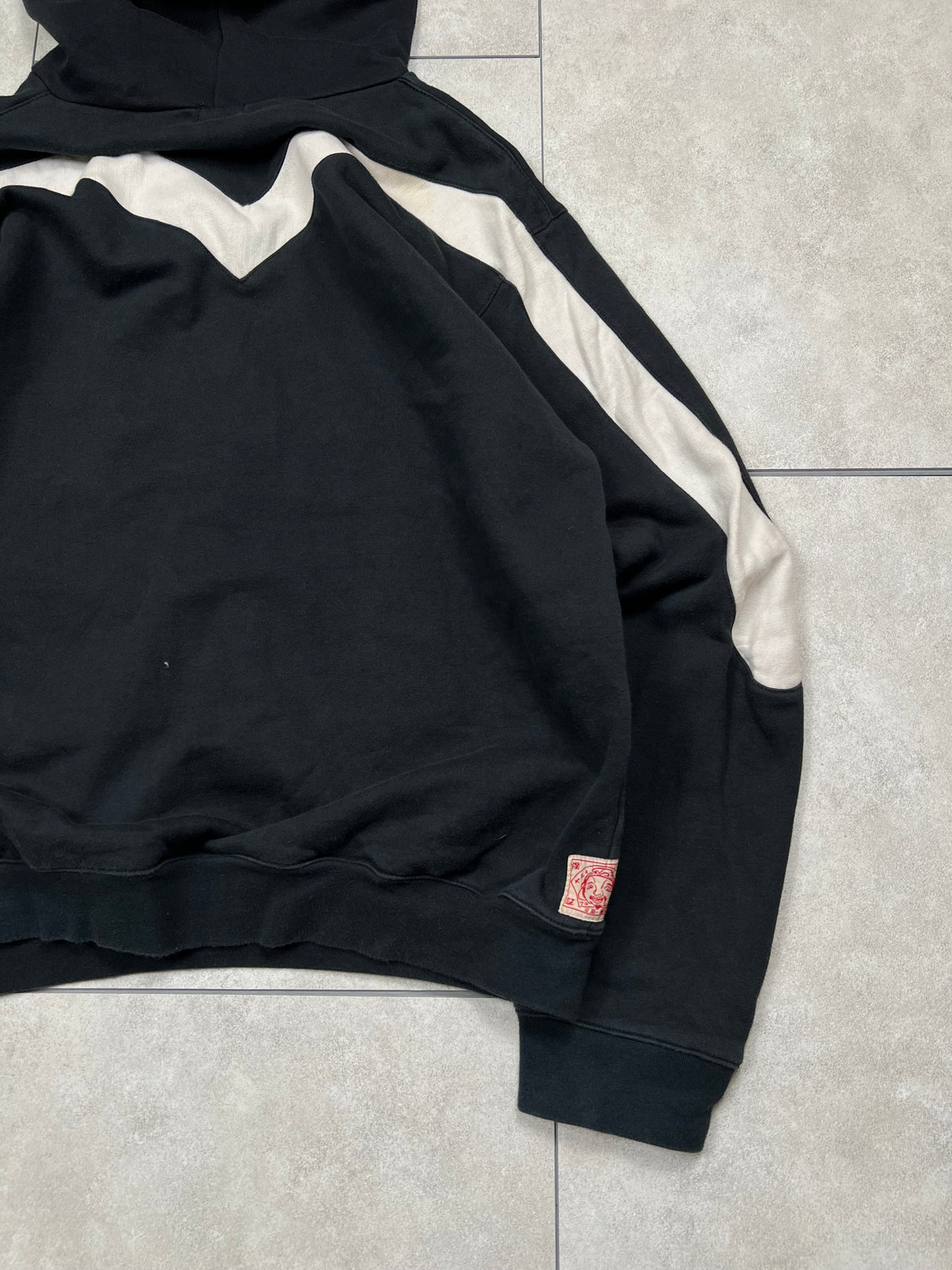 Evisu hoodie, size L (fits like M/L), pre-owned 7.5/10 condition – Relique