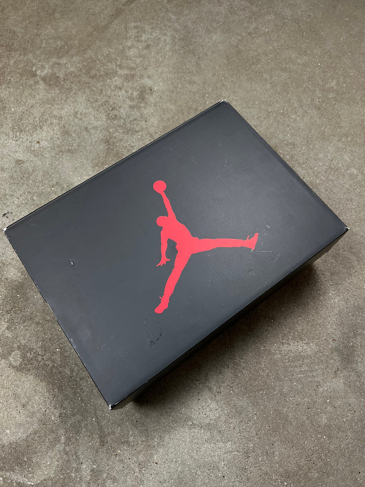 Air Jordan 5 Anthracite sneakers, EU size 42.5, pre-owned 9/10 condition – Relique