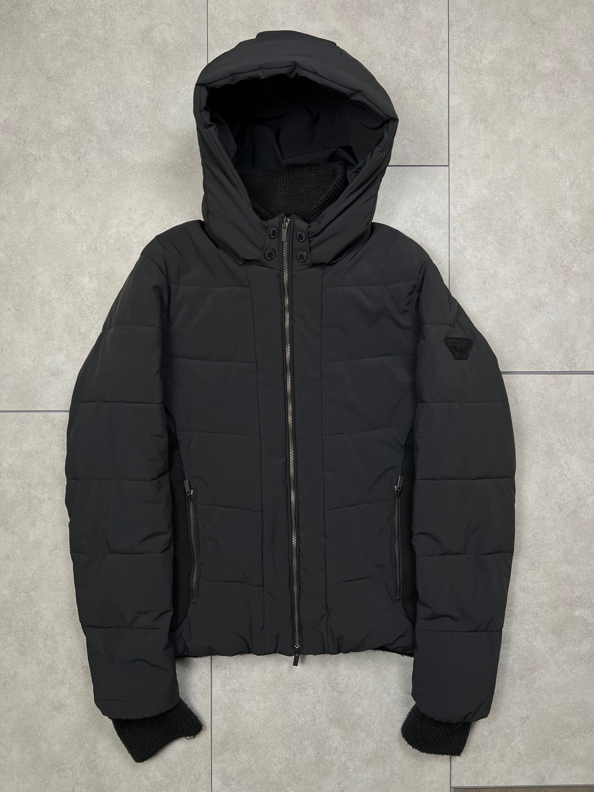 Armani Jeans puffer jacket, size 50 (fits like M), pre-owned 9/10 condition – Relique