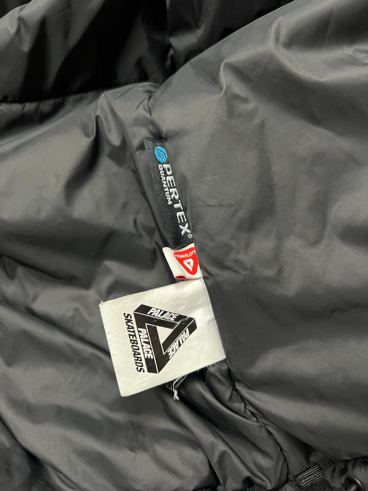 Palace Pertex jacket, size M (fits like L), pre-owned 9/10 condition – Relique