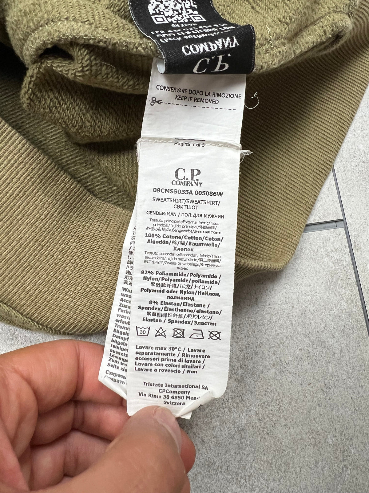 C.P. Company zip-up hoodie, size S, pre-owned 9/10 condition – Relique