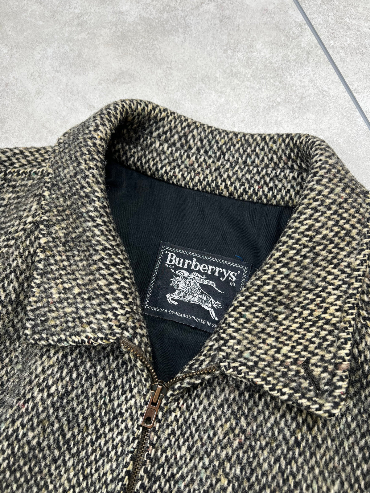 Burberry jacket, size L, pre-owned 9/10 condition – Relique