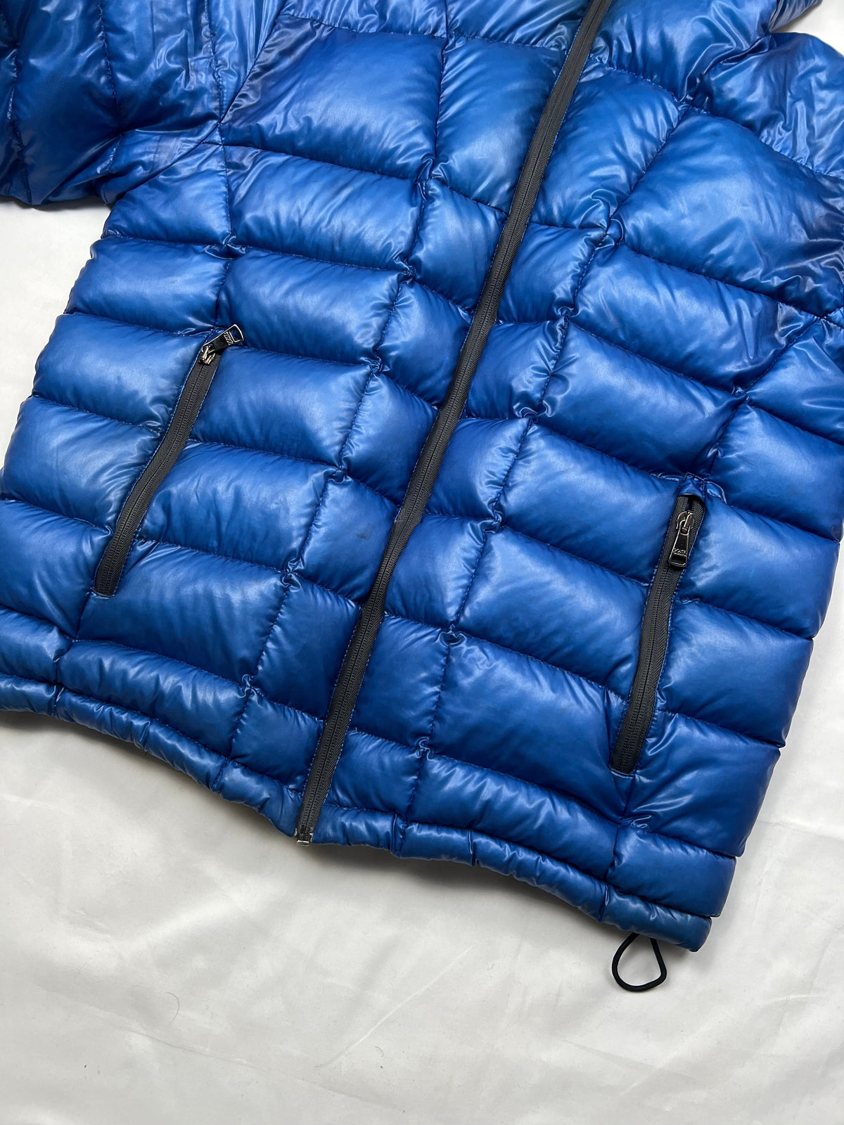 Dolce & Gabbana black puffer jacket, size M, pre-owned 9/10 condition – Relique