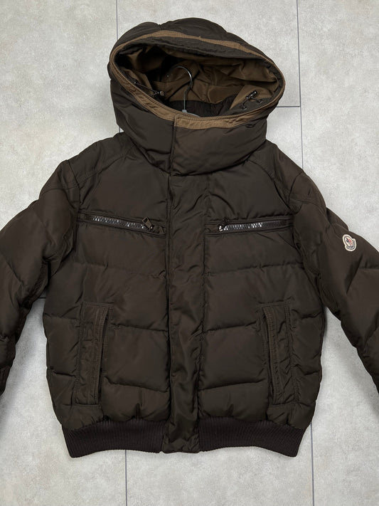 Moncler puffer jacket, size 3 (fits M/L), pre-owned 9/10 condition – Relique