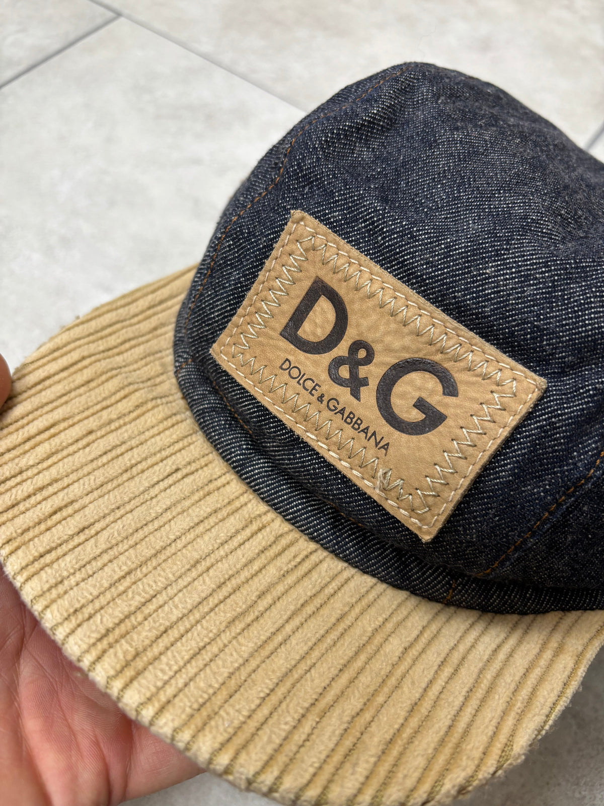 Dolce & Gabbana cap, size M, pre-owned 8/10 condition – Relique