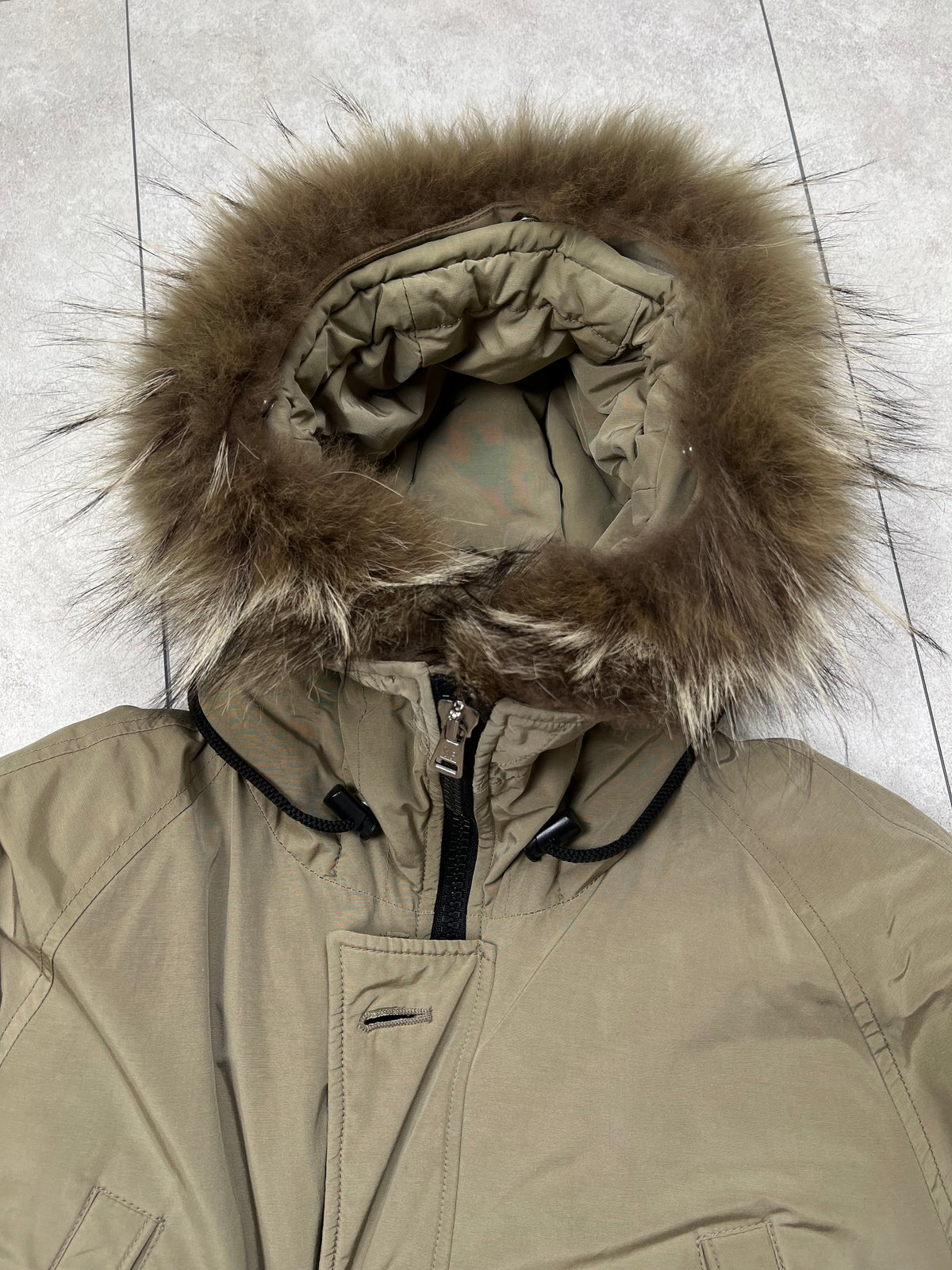 Moncler fur puffer jacket, size 5 (fits like L), pre-owned 9/10 condition – Relique