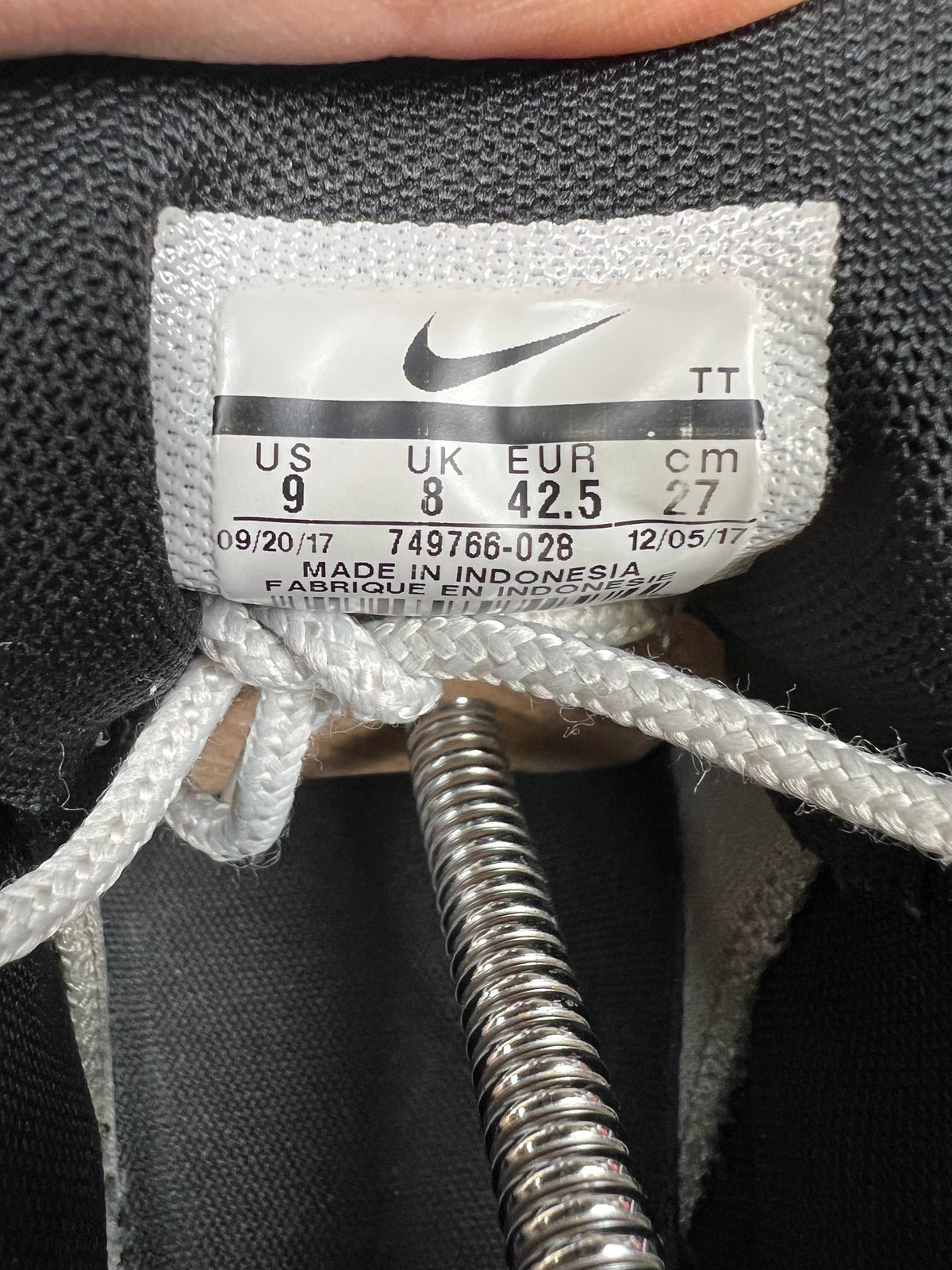 Nike Air Max sneakers, EU size 42.5, pre-owned 7/10 condition – Relique