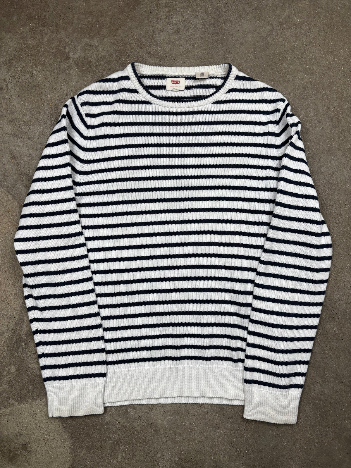Levi's sweater, size S, pre-owned 9/10 condition – Relique