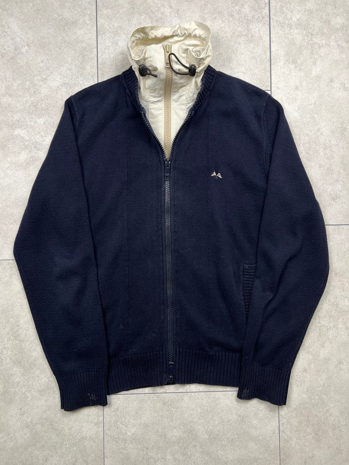 Thomas Burberry jacket sweater, size L, pre-owned 9/10 condition – Relique