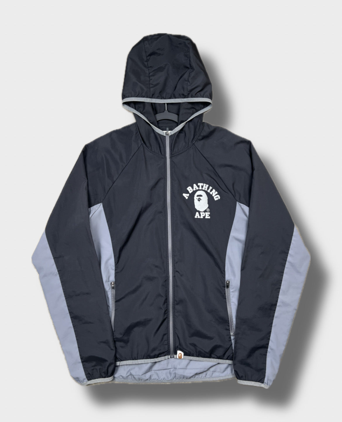 Bape windbreaker jacket, size M, pre-owned 10/10 condition – Relique