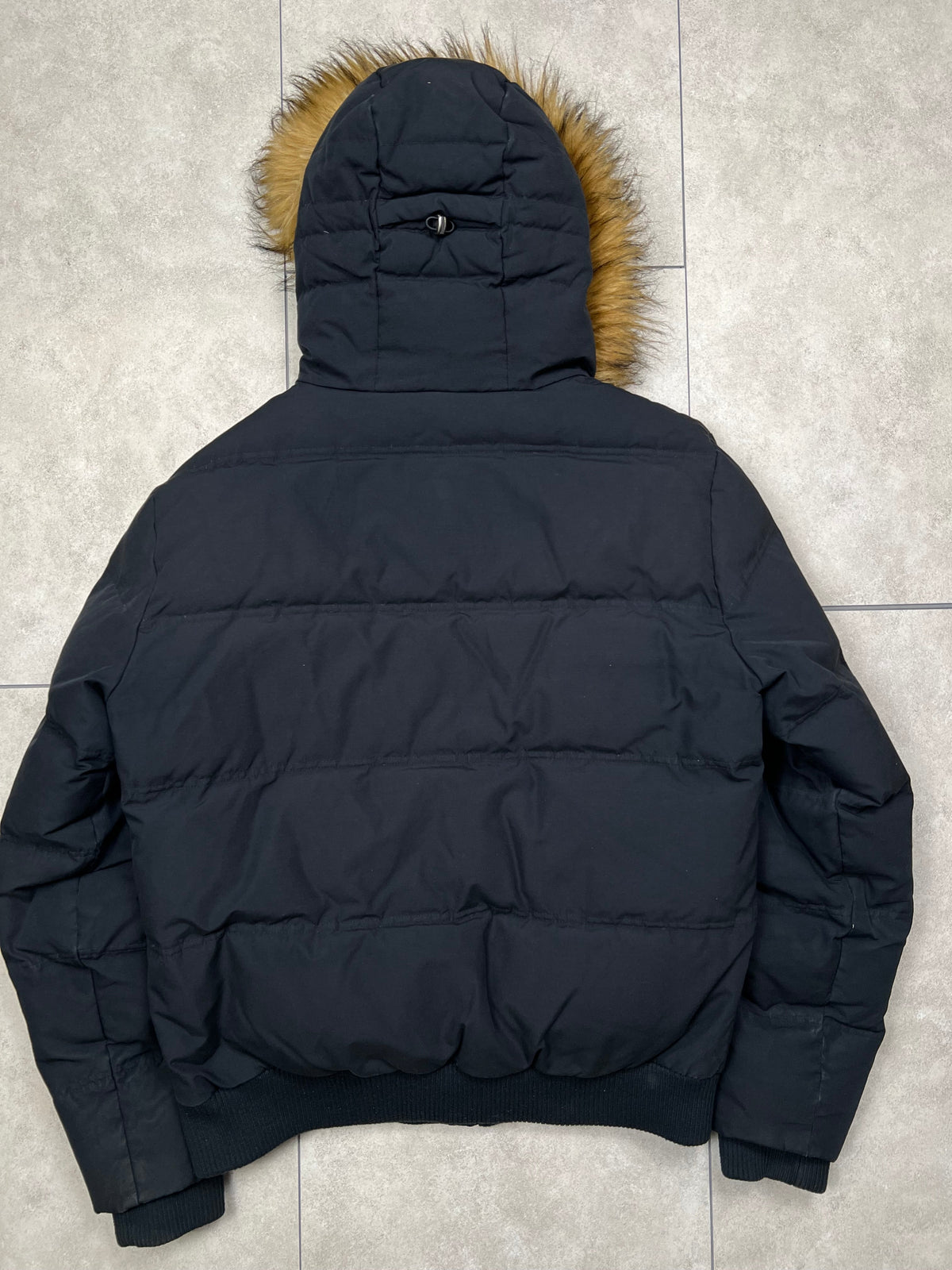 True Religion puffer jacket, size L (fits M/L), pre-owned 9/10 condition – Relique