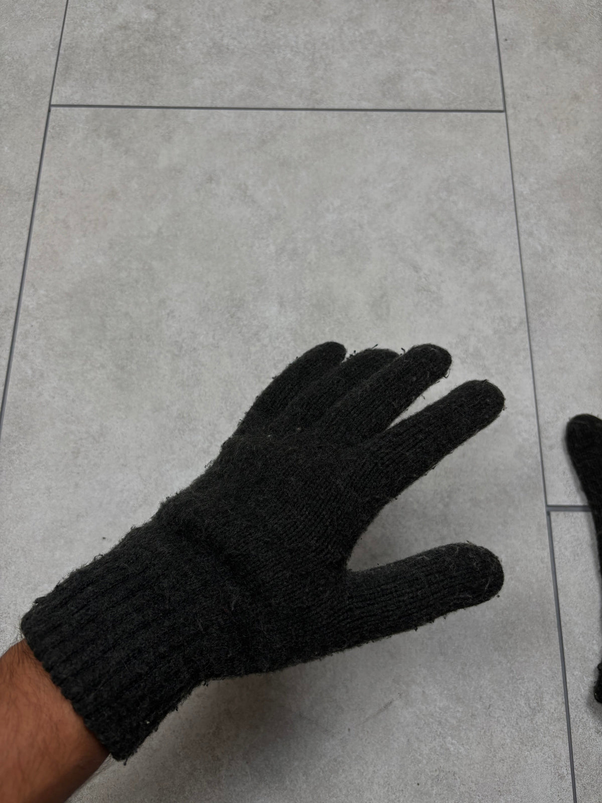 Burberry gloves, size M, pre-owned – Relique
