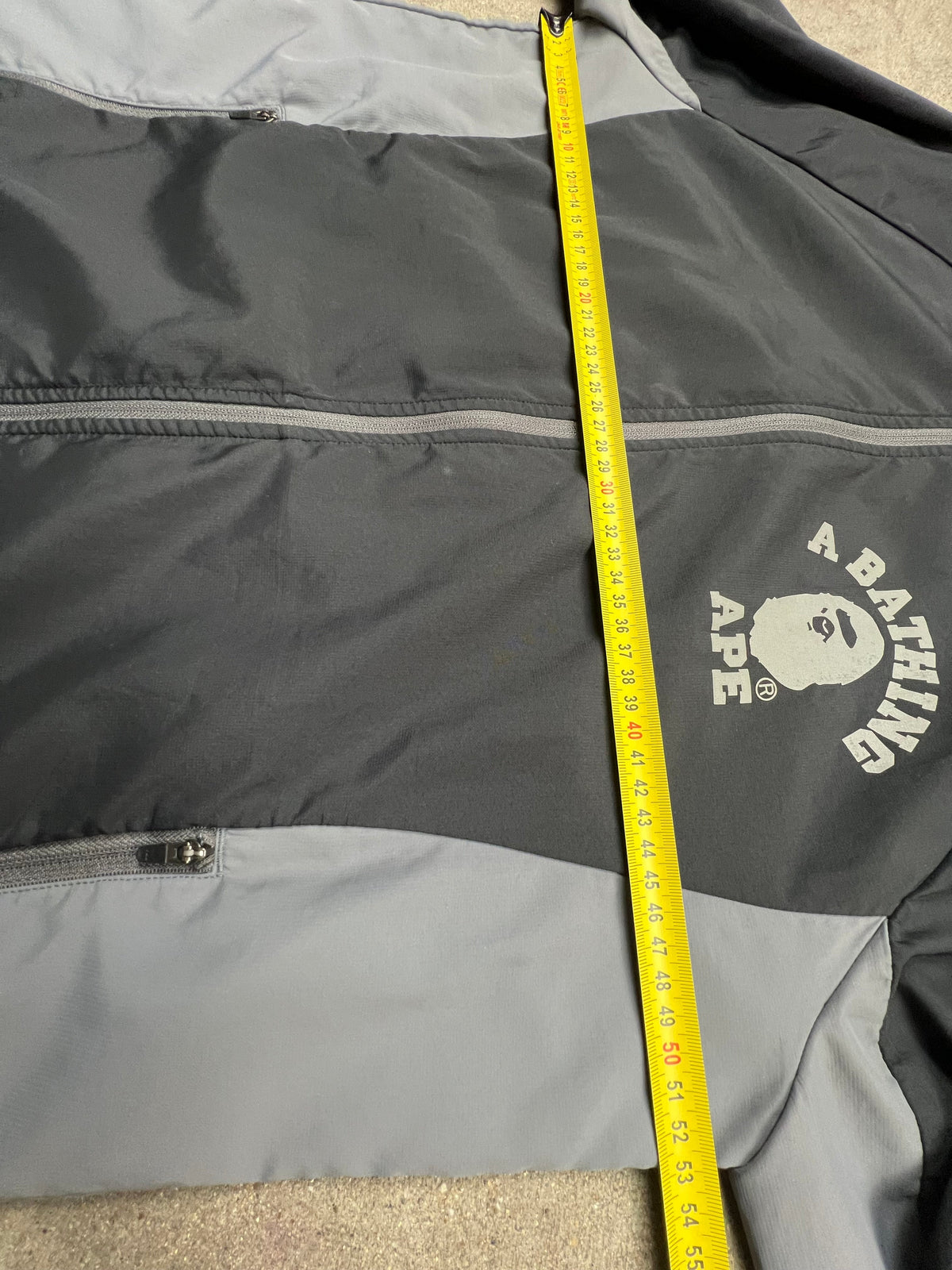 Bape windbreaker jacket, size M, pre-owned 10/10 condition – Relique
