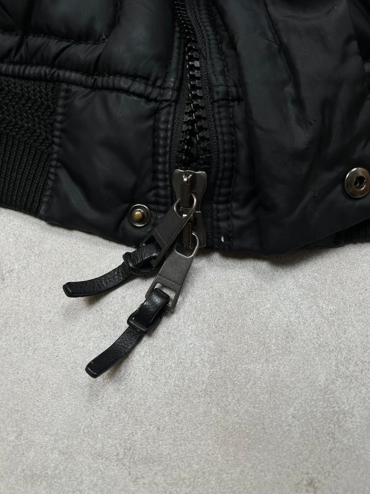 Burberry puffer jacket, size M, pre-owned 8/10 condition – Relique