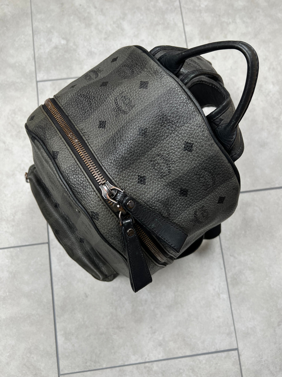 MCM backpack, large size, pre-owned 8/10 condition (scratches on sides) – Relique