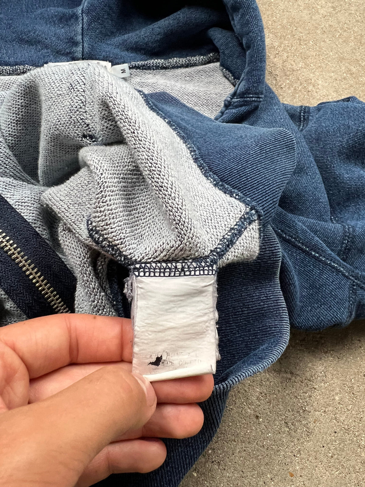 Bape zip-up hoodie, size M, pre-owned 7/10 condition – Relique
