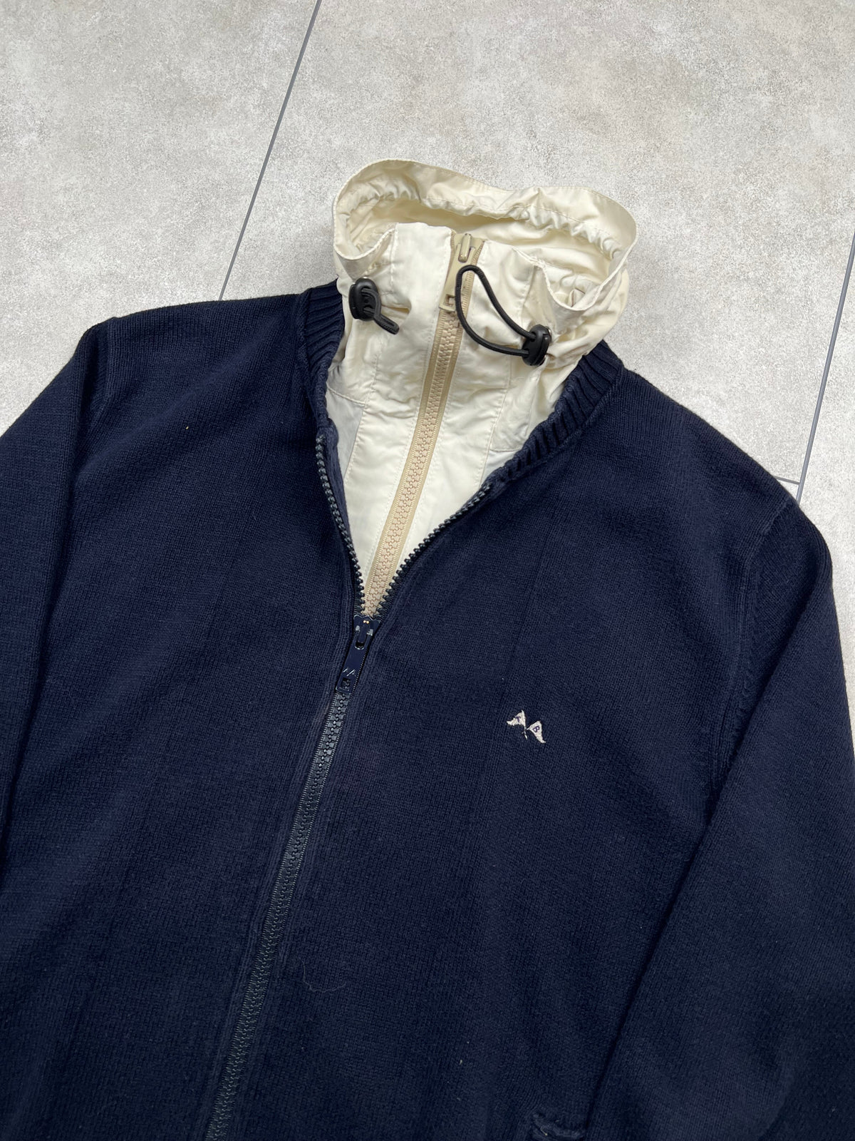 Thomas Burberry jacket sweater, size L, pre-owned 9/10 condition – Relique