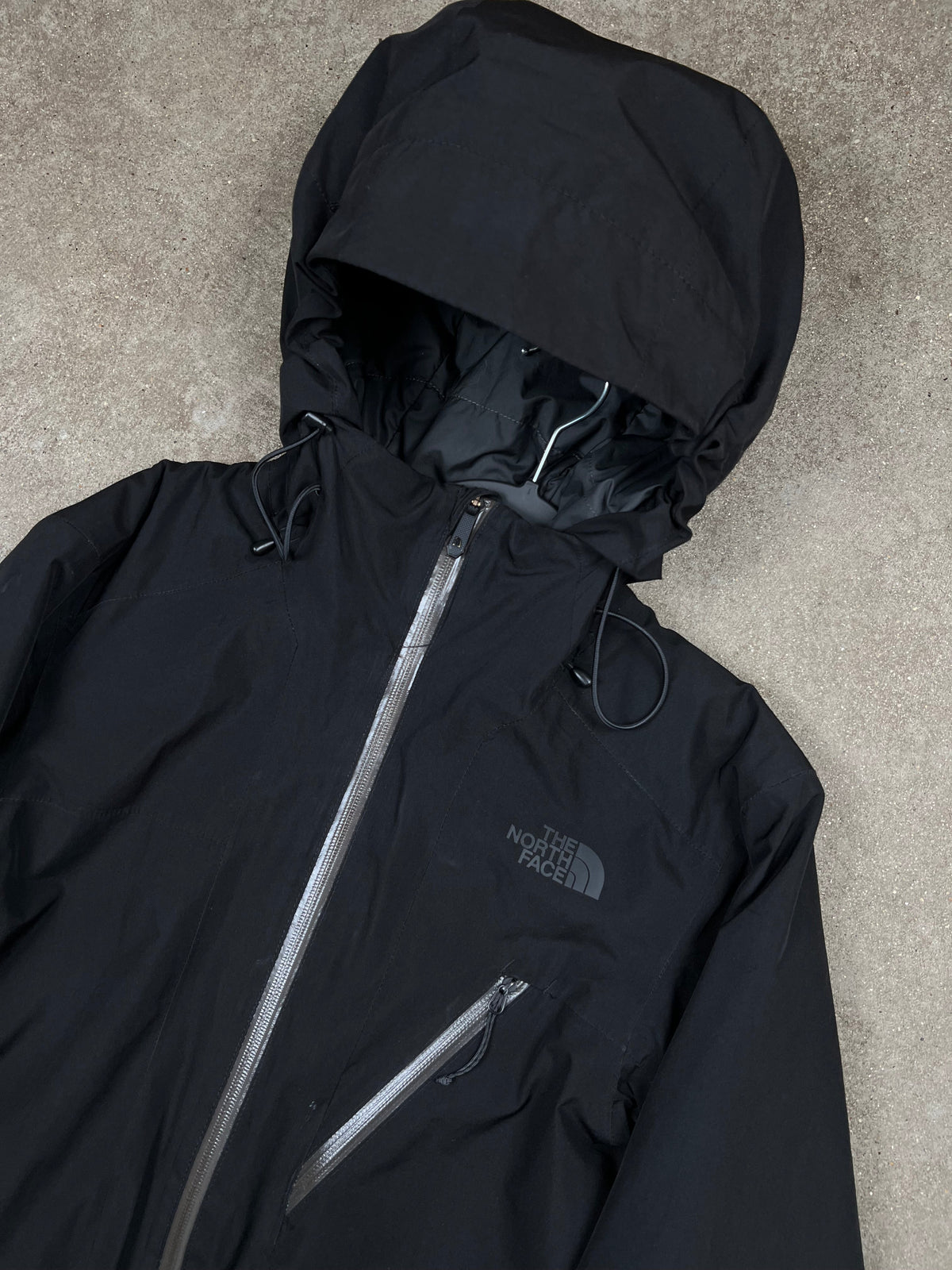 The North Face ski jacket, size Small, pre-owned 9/10 condition – Relique