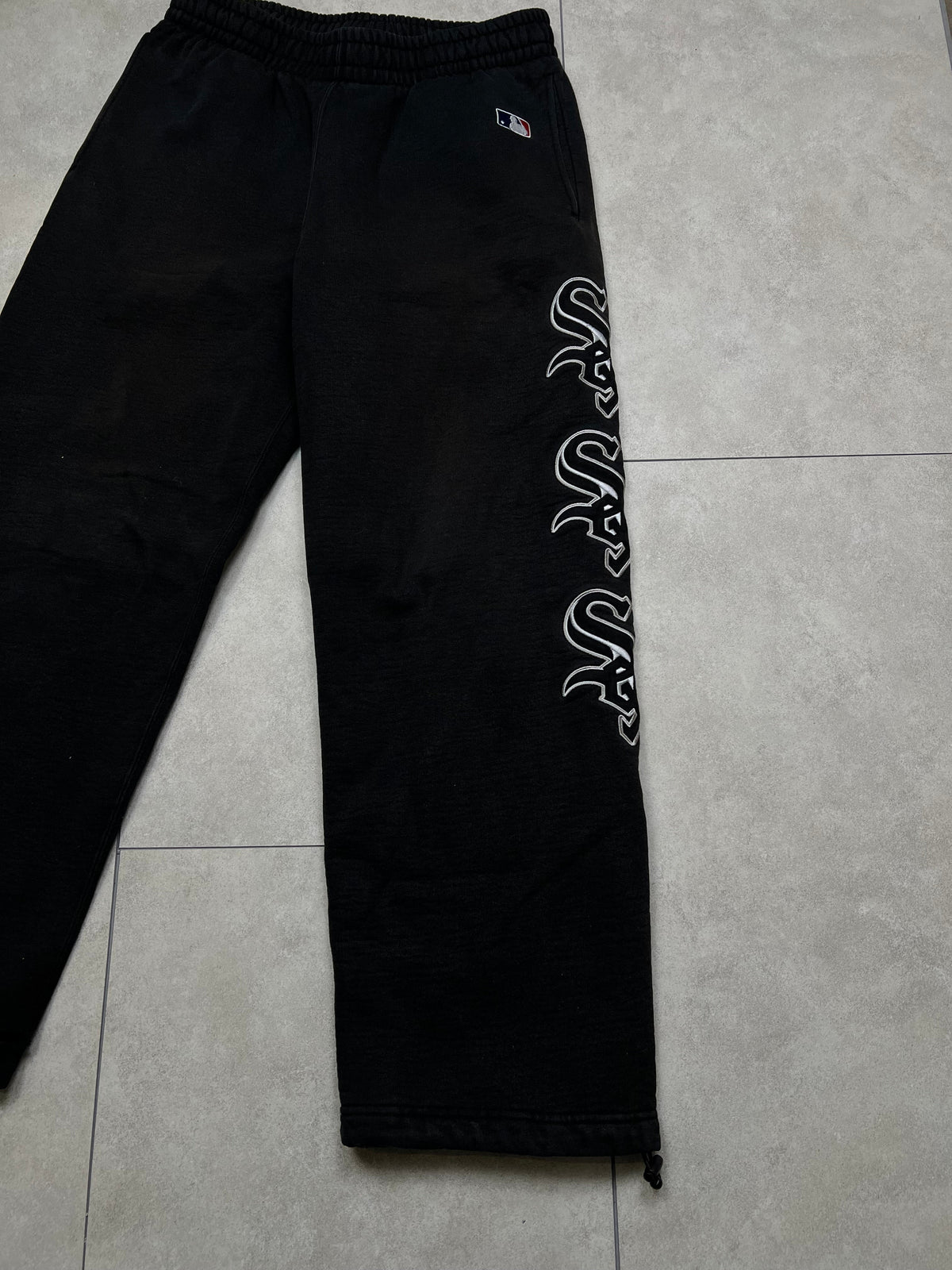 Supreme joggers, size S, pre-owned 8/10 condition – Relique