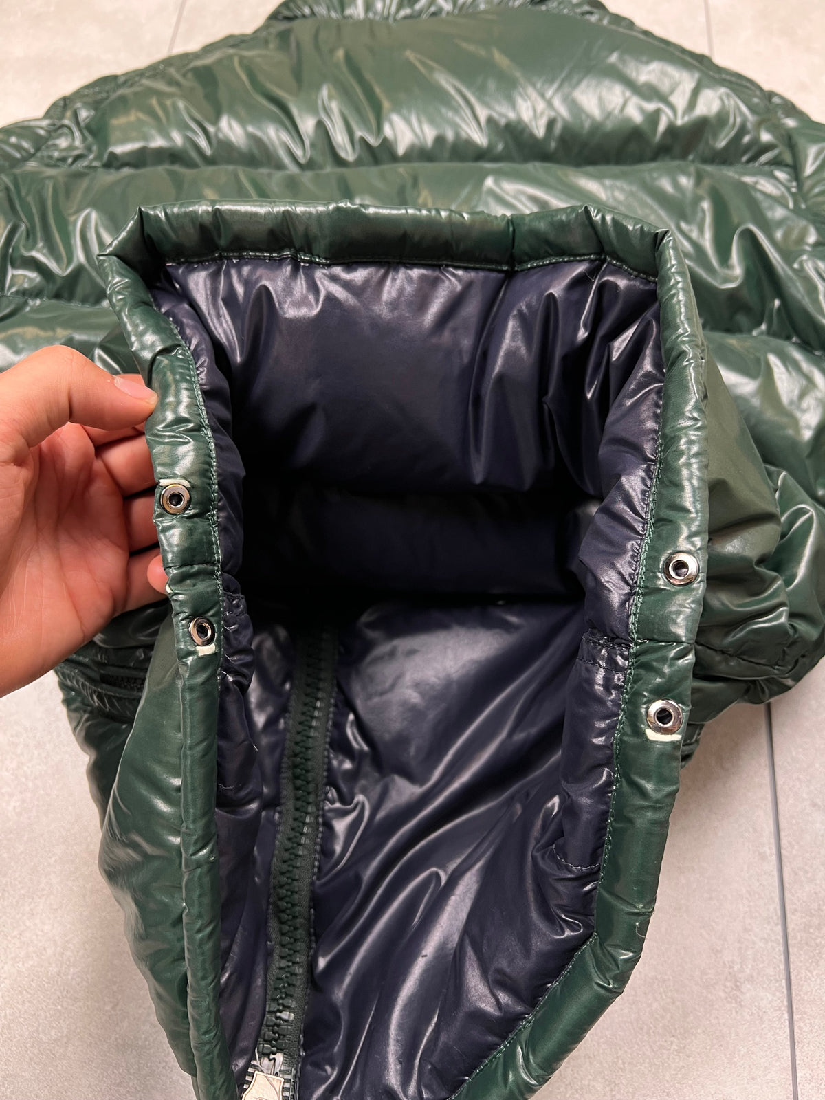 Moncler puffer jacket, size 0 (fits XS/S), pre-owned 7.5/10 condition – Relique