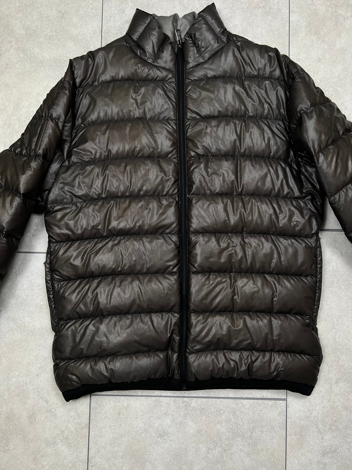 Dolce & Gabbana ski puffer jacket, size 48 (fits M), pre-owned 9/10 condition – Relique