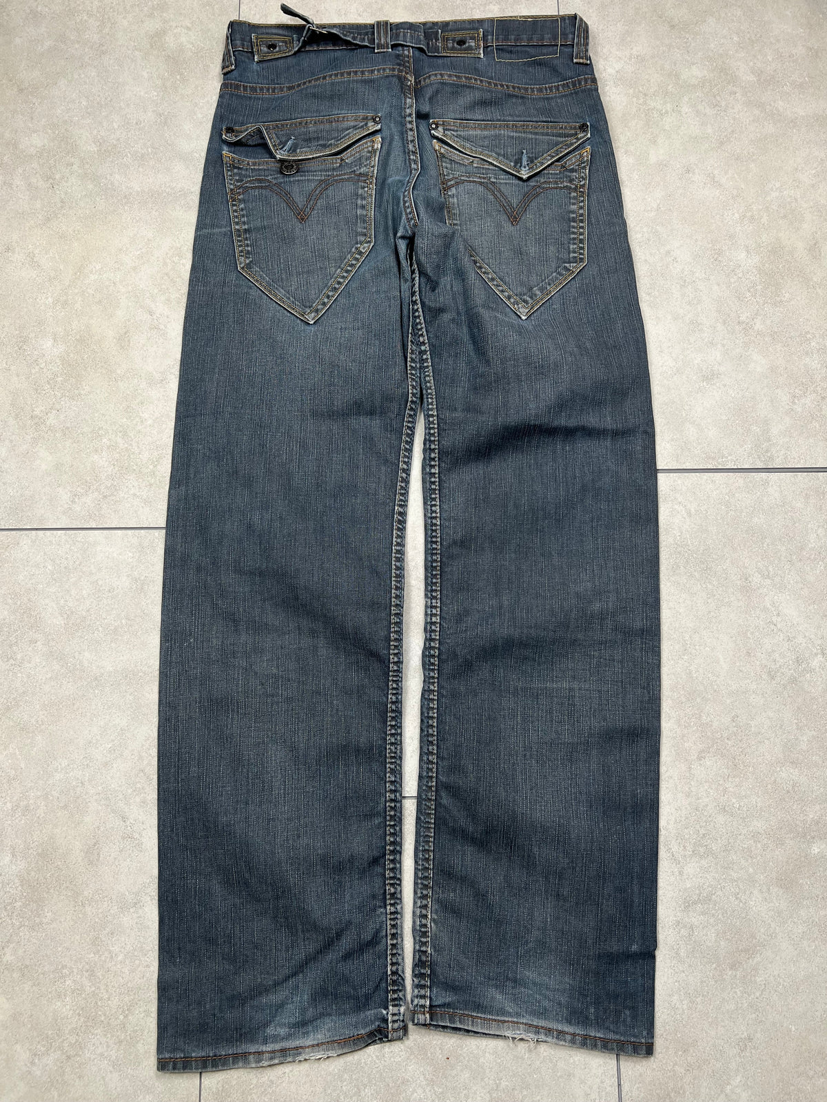Levi's 503 jeans, size 30x34, pre-owned 9/10 condition – Relique