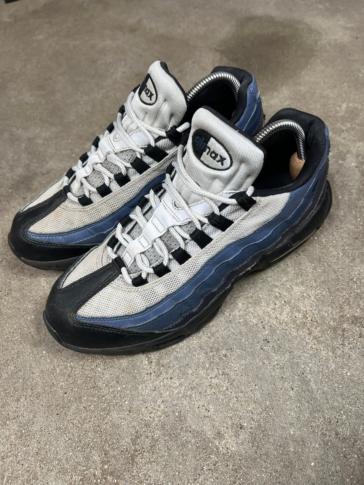 Nike Air Max sneakers, EU size 42.5, pre-owned 7/10 condition – Relique