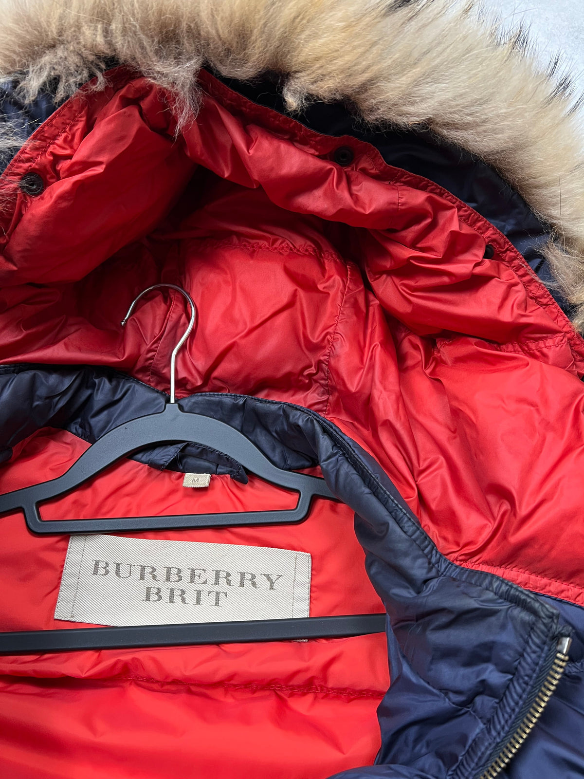 Burberry puffer jacket, size M, pre-owned 8/10 condition (missing button, peeling logo) – Relique