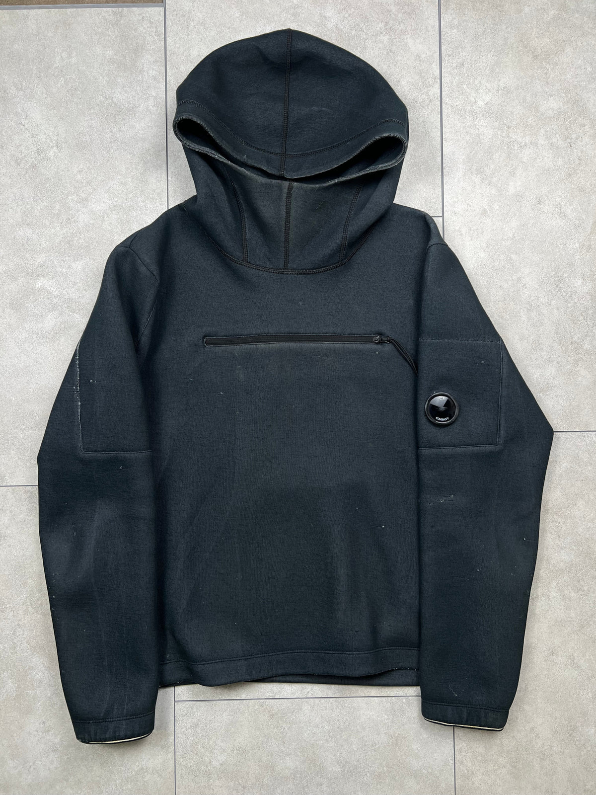 C.P. Company hoodie, size L, pre-owned 8/10 condition – Relique