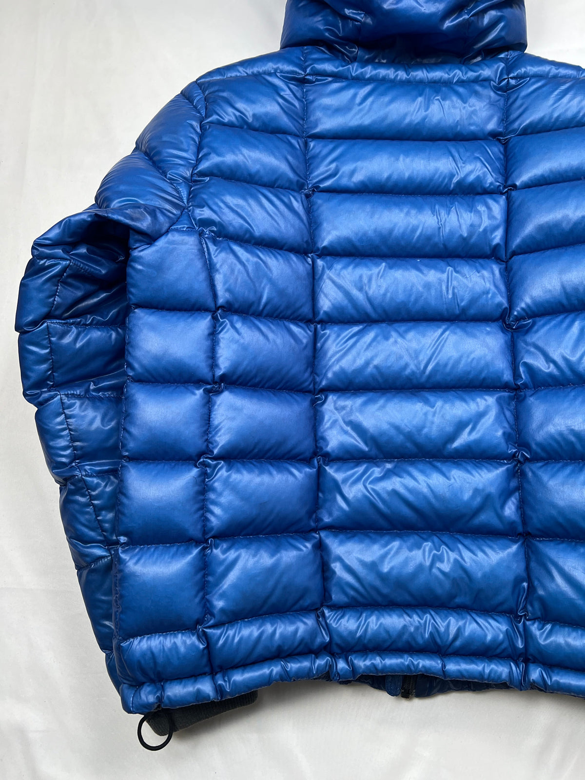 Dolce & Gabbana black puffer jacket, size M, pre-owned 9/10 condition – Relique
