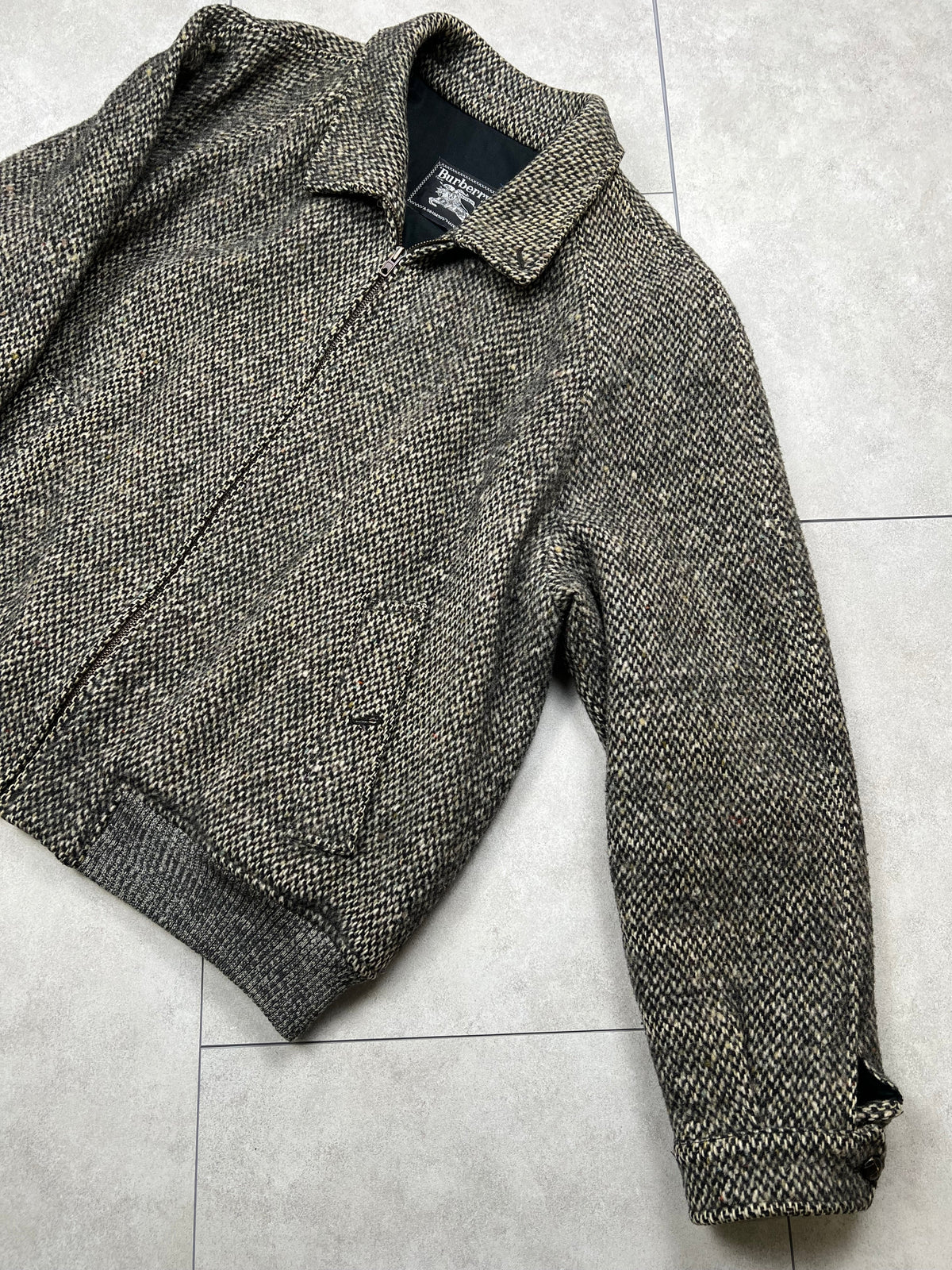 Burberry jacket, size L, pre-owned 9/10 condition – Relique