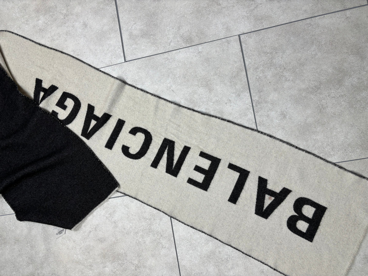 Balenciaga scarf, large size, pre-owned 8/10 condition – Relique