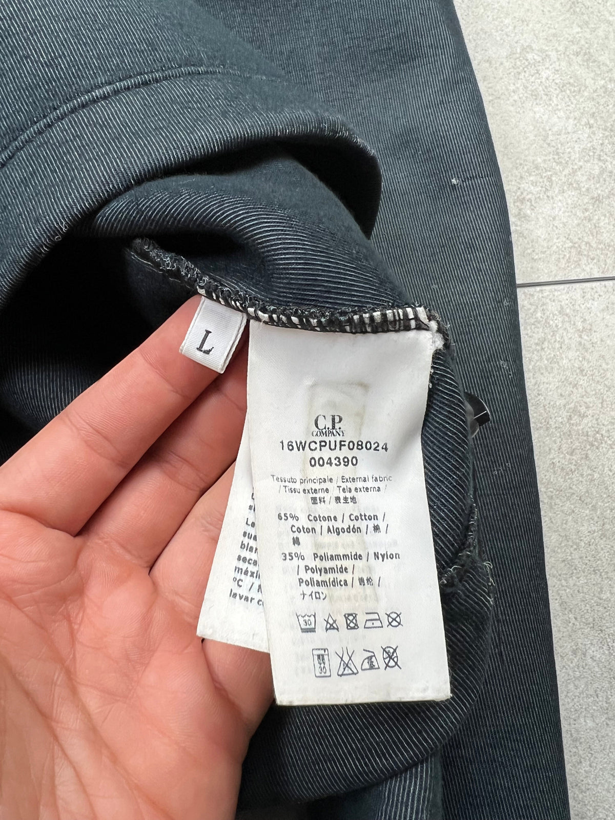 C.P. Company hoodie, size L, pre-owned 8/10 condition – Relique